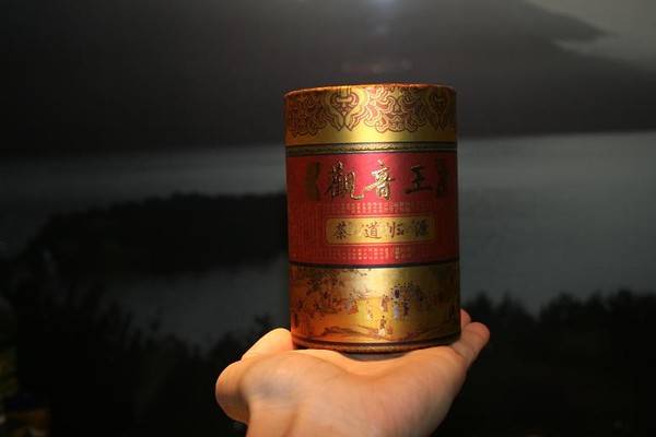 Чем отличаются чай за 15 рублей и за 4500 // нтв.ru