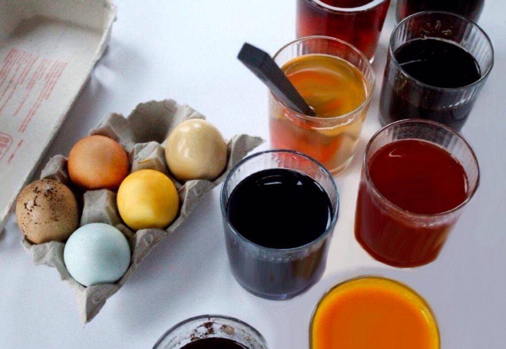 Как покрасить яйца на пасху - 9 лучших способов окрашивания дома