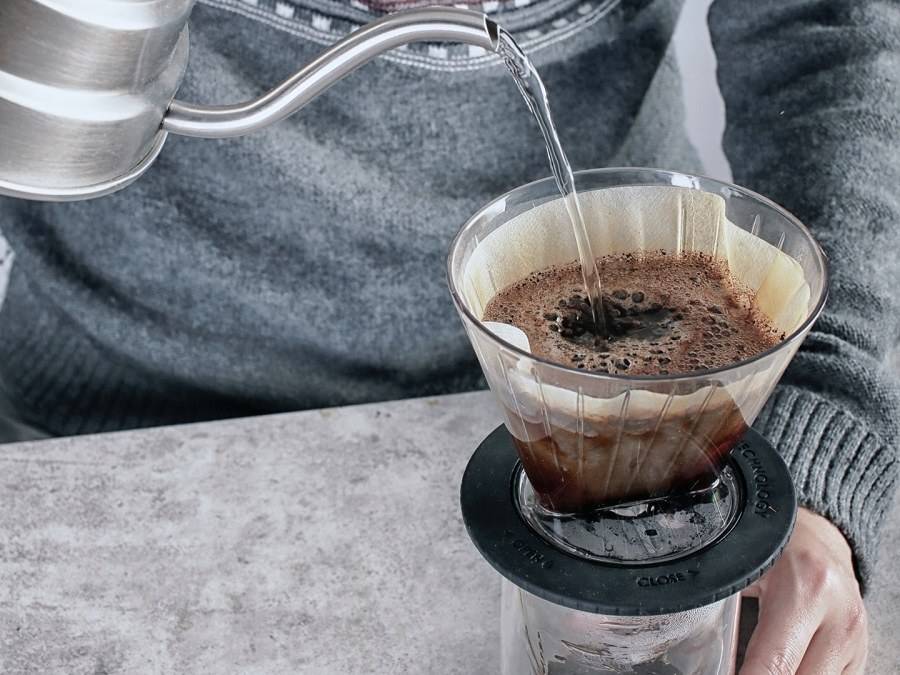 Заваривание молотого кофе методом пуровер с помощью воронки-дриппера sea to summit x-brew coffee dripper, выбор кофе, его помол и обжарка, пропорции молотого кофе и воды.