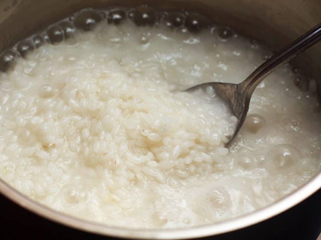 Чем полезна для лица рисовая вода