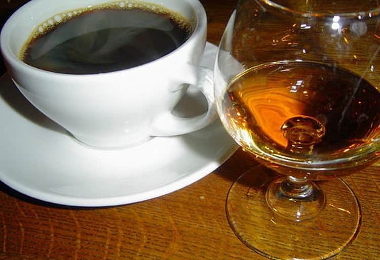 Как пить кофе с коньяком: правильные пропорции, а также рецепт приготовления на видео | suhoy.guru