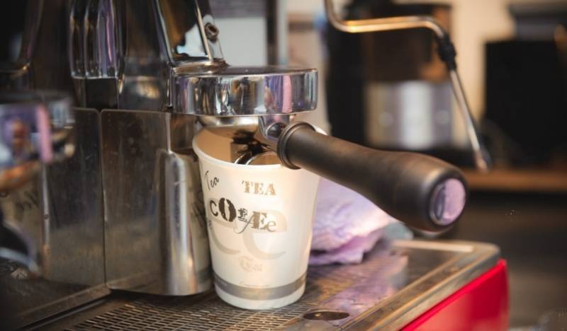 Подвешенный кофе (caffe sospeso): что это такое и как он появился