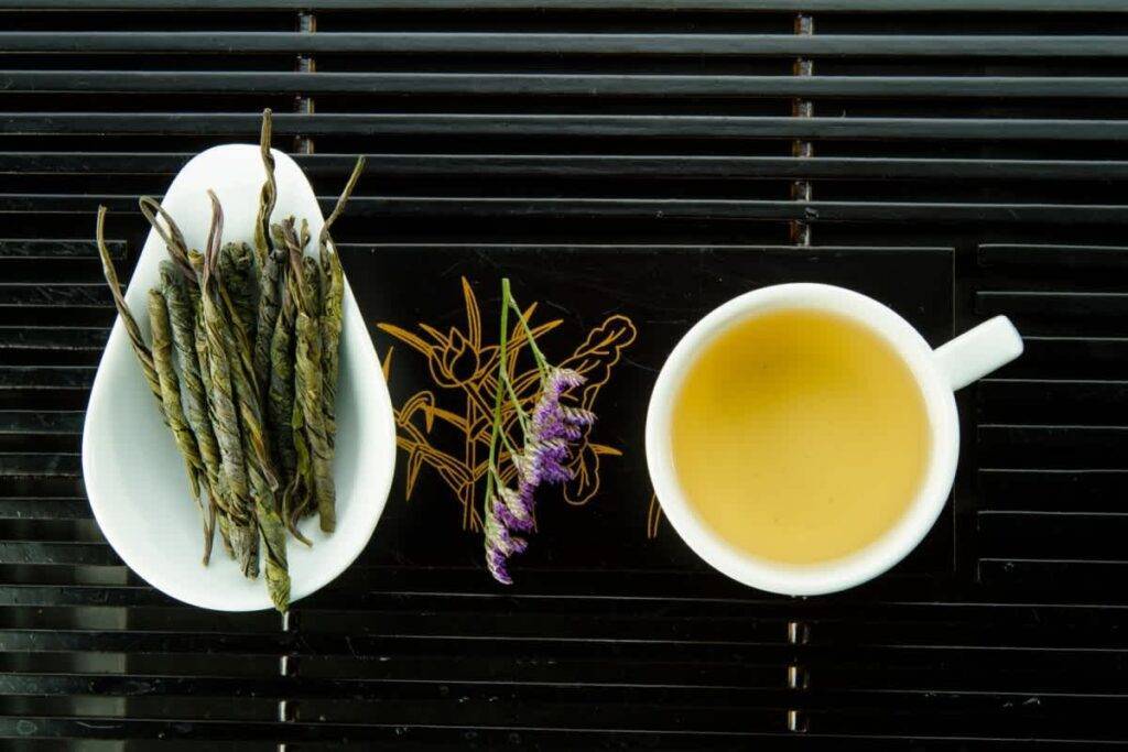 Кудин чай: польза и вред, советы врачей, полезные свойства, как заваривать, пить