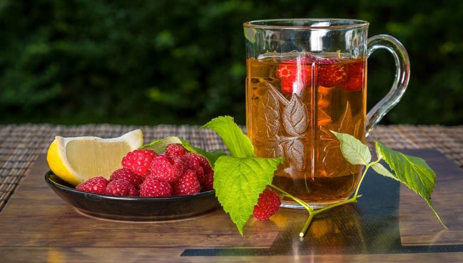 Чай из листьев малины: польза и вред, как правильно выбирать и хранить, рецепты