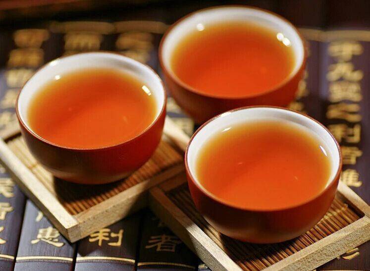 Красный чай ли чжи хун ча с ароматом личи