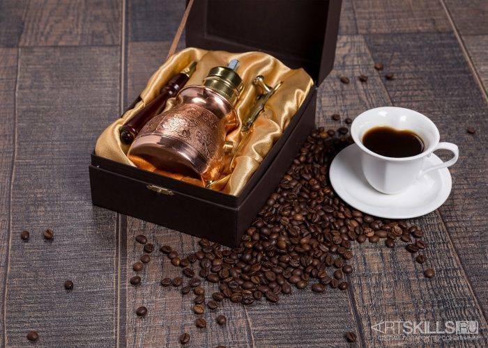Что подарить любителю кофе – 25 идей подарков для кофемана
