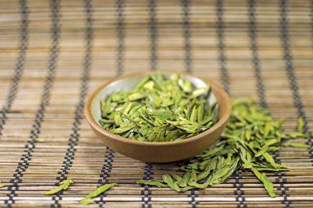 Лунцзин чай (колодец дракона):описание, сорта, полезные свойства