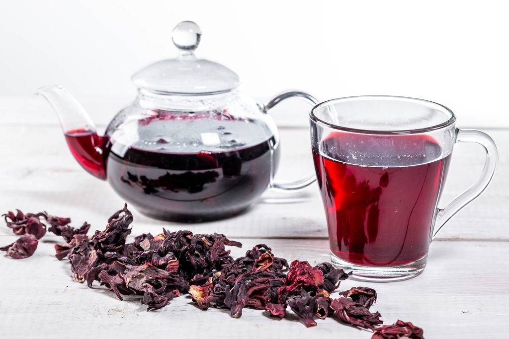 Чай гибискус: полезные свойства и противопоказания