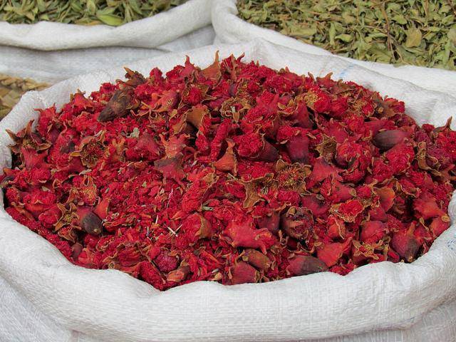 Чай из цветков граната: польза и вред, как заваривать