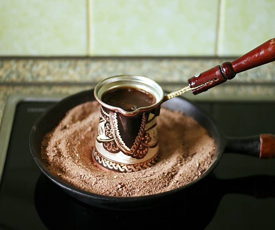 Як правильно варити каву в турці: 3 способи