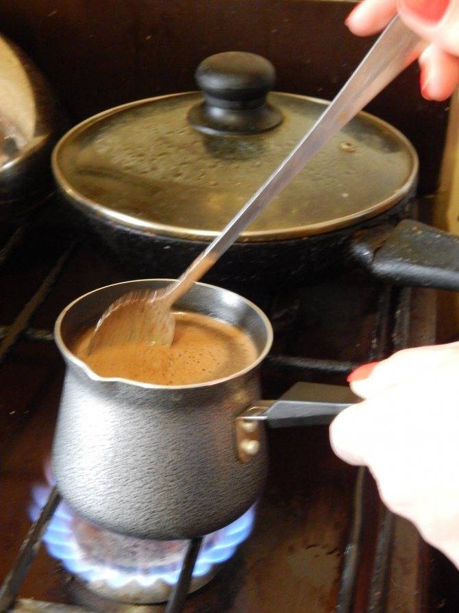 Кофе с кардамоном и корицей – рецепт