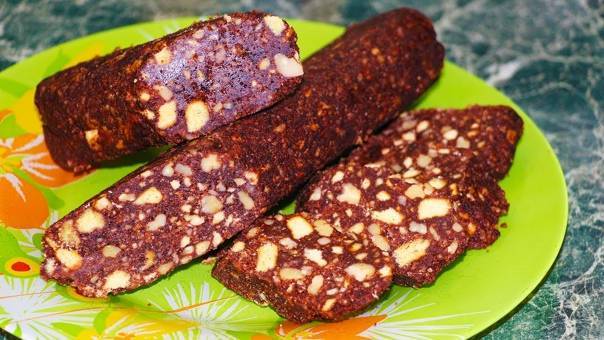 Классическая шоколадная колбаса из печенья и какао — топ рецептов с пошаговыми фото