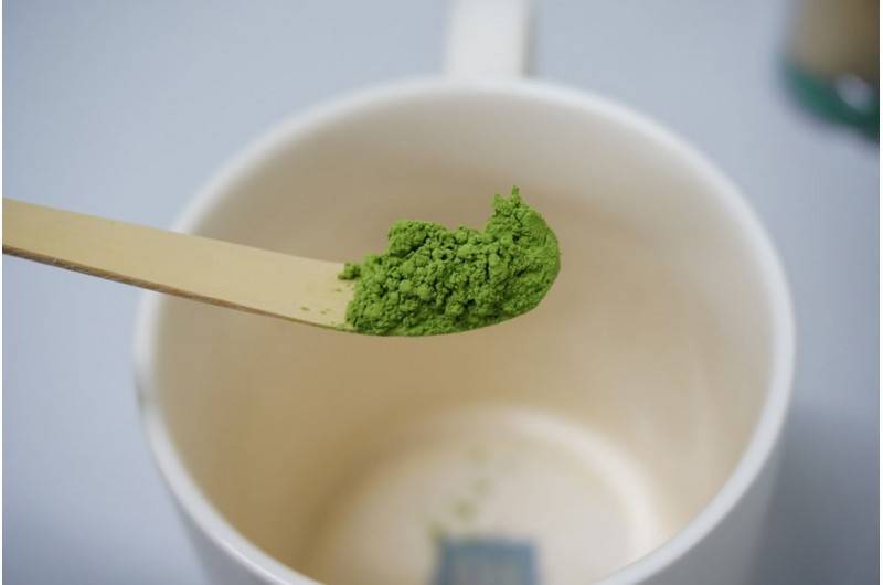 Чай матча: польза и вред зеленого японского напитка, обзор отзывов о свойствах, как заваривать порошок дома, какой на вкус, как правильно пить, противопоказания