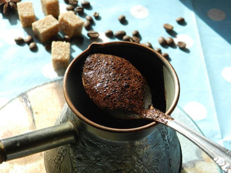 Кофе с кардамоном: польза и вред, рецепт приготовления, правила подачи