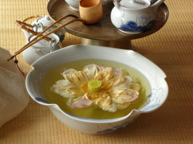 Полезные свойства и правила приготовления чая из лотоса. чем отличаются чаи с лотосом из вьетнама и китая?