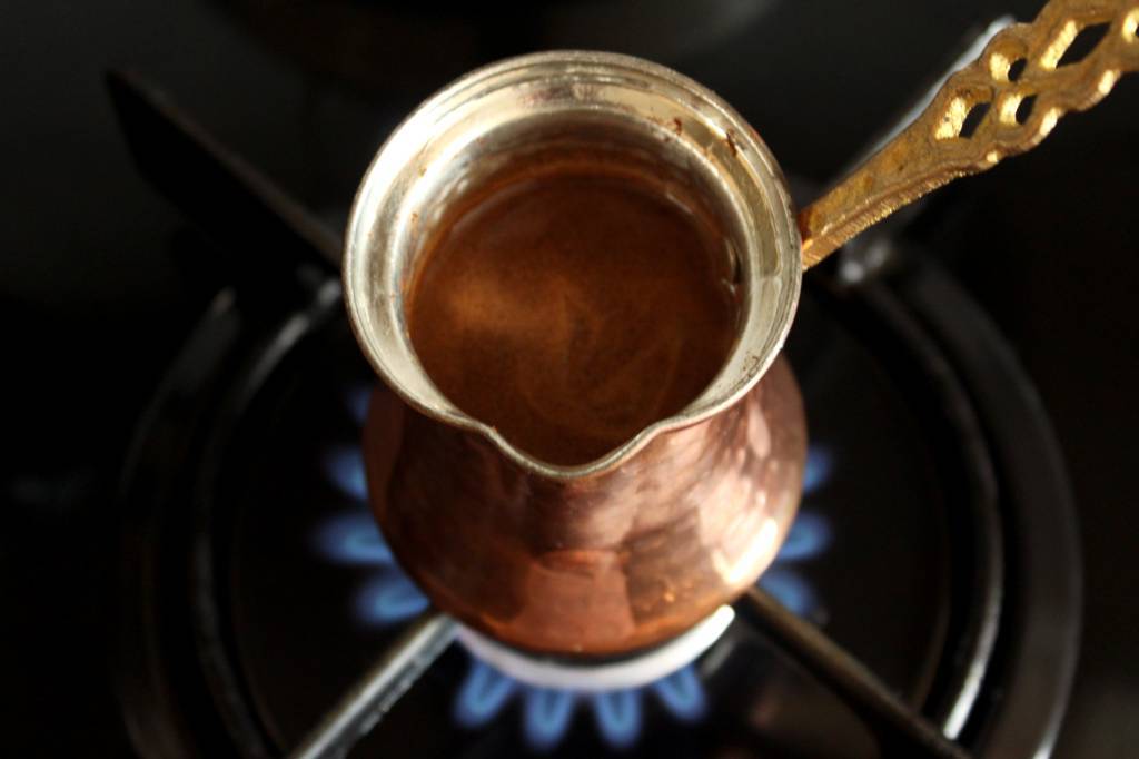 Кофе на молоке в турке (со сливками): рецепты и советы по приготовлению дома вкусно и правильно