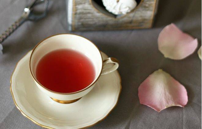 Чай из лепестков роз