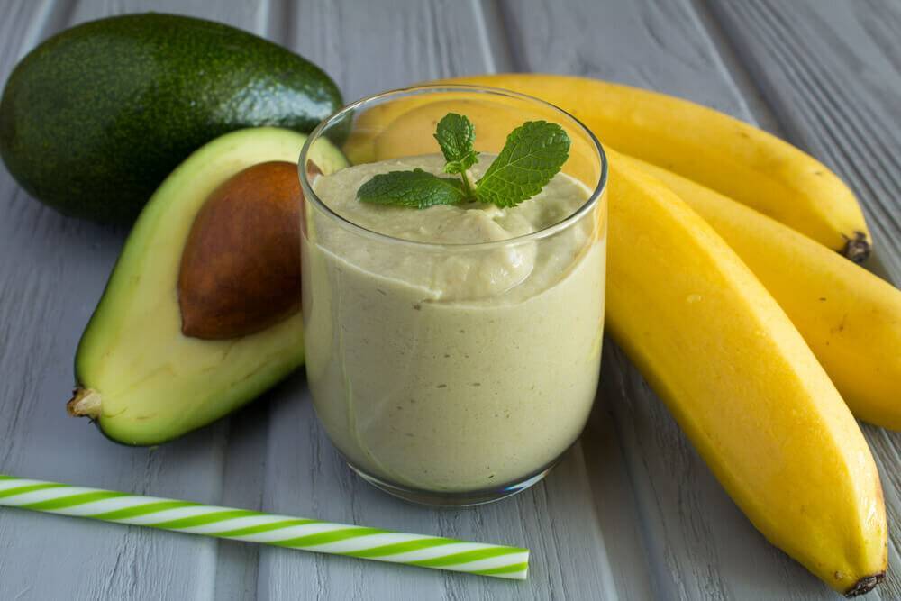 Смузи с авокадо: топ-8 полезных рецептов для здоровья и похудения
