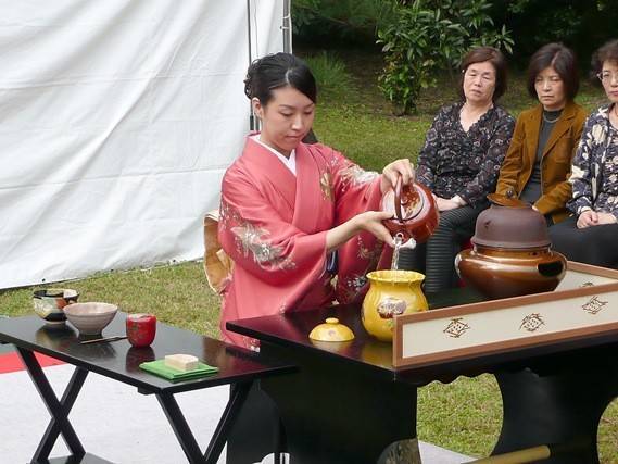 Какая нужна посуда для японской чайной церемонии