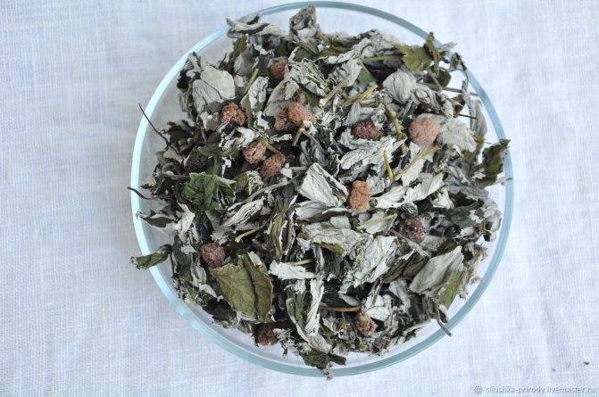 Чай из листьев малины: польза и возможный вред