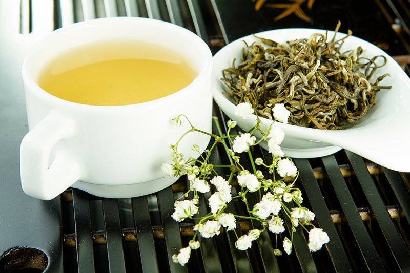 Полезные и вредные свойства зелёного чая с жасмином