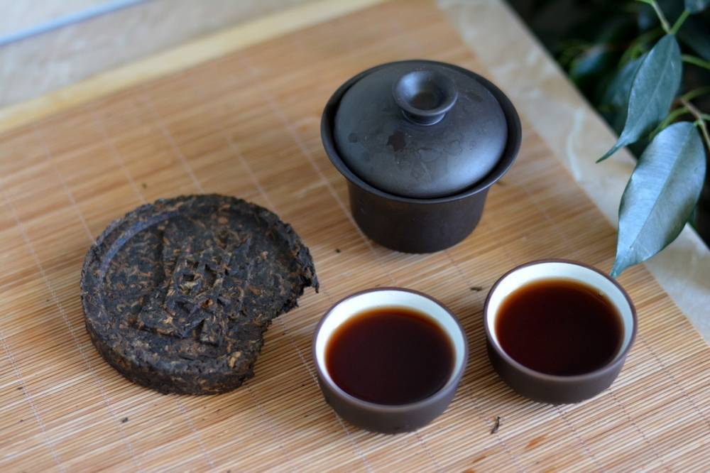 Дворцовый пуэр гун тин: описание, полезные свойства императорского чая