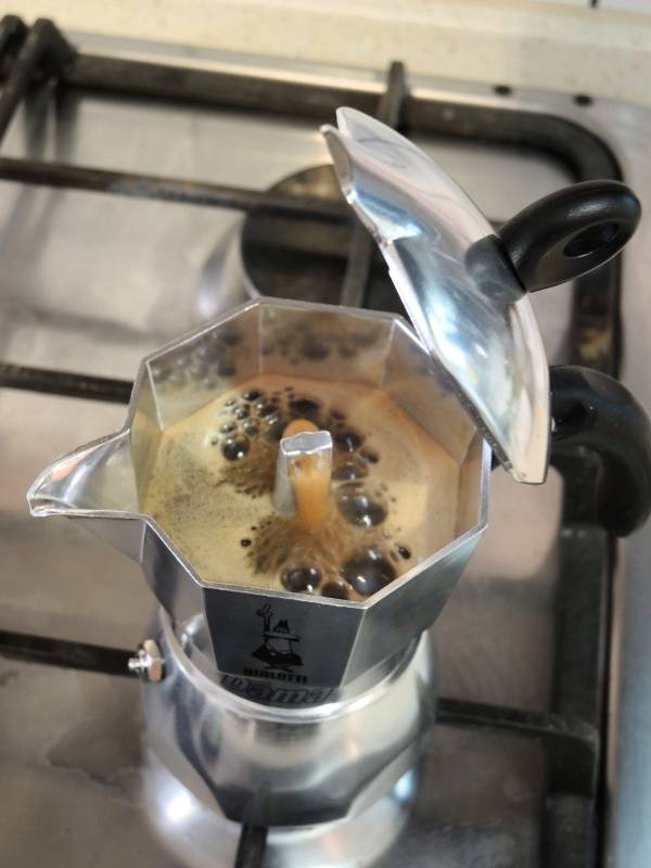 Гейзерная турка – устройство и принцип работы, плюсы и минусы. рецепт кофе в джезве и гейзерной кофеварке – где вкуснее