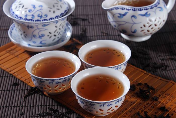 Чай с солью, история возникновения, полезные свойства и рецепты
