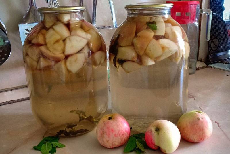 Компот из груш на зиму — лучшие рецепты на 3 литровую банку