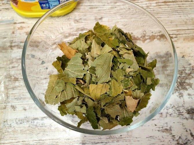 Чай из листьев смородины и малины: польза и вред
