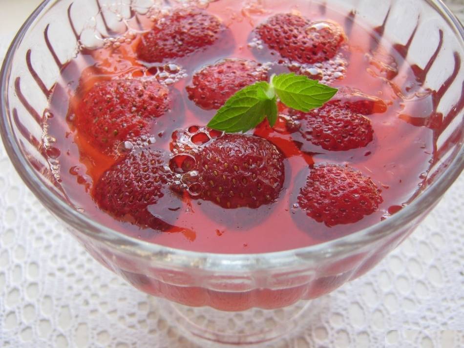 Кисель из ягод - 20 домашних вкусных рецептов приготовления