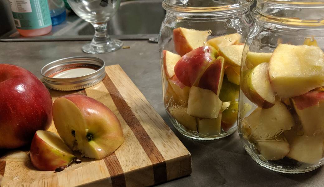 Как приготовить яблочный квас в домашних условиях, рецепты