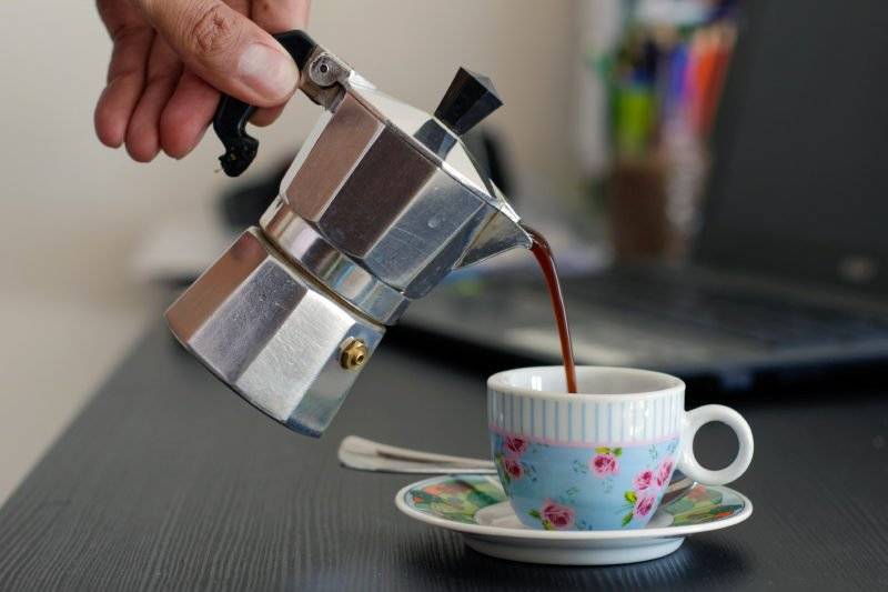 Как варить кофе в гейзерной кофеварке: рецепты и пропорции
