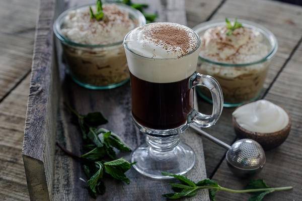 Ирландский кофе: история и рецепт со сливками и виски