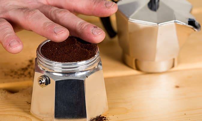 Кофе в кофеварке: простая инструкция с онлайн калькулятором