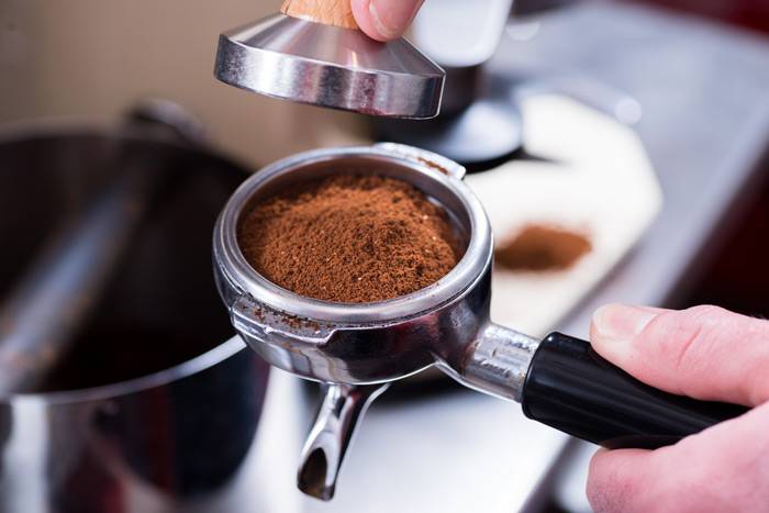 Как молоть кофе в кофемолке