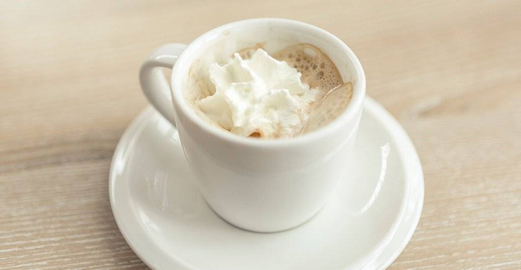 Толстеют ли от кофе или худеют: калорийность напитка, как влияет добавление молока и сливок