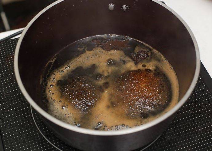 4 рецепта, в которых кофе можно варить в кастрюле на плите